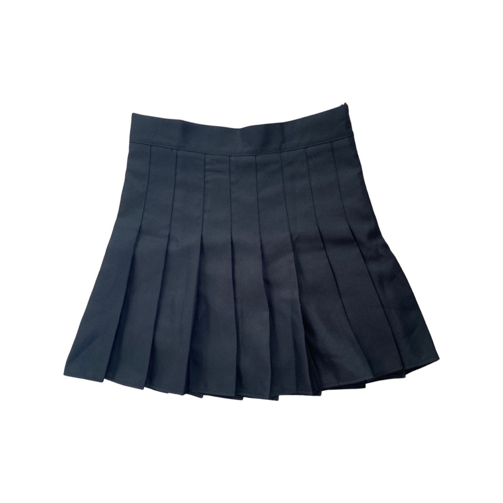 Black pleated skirt